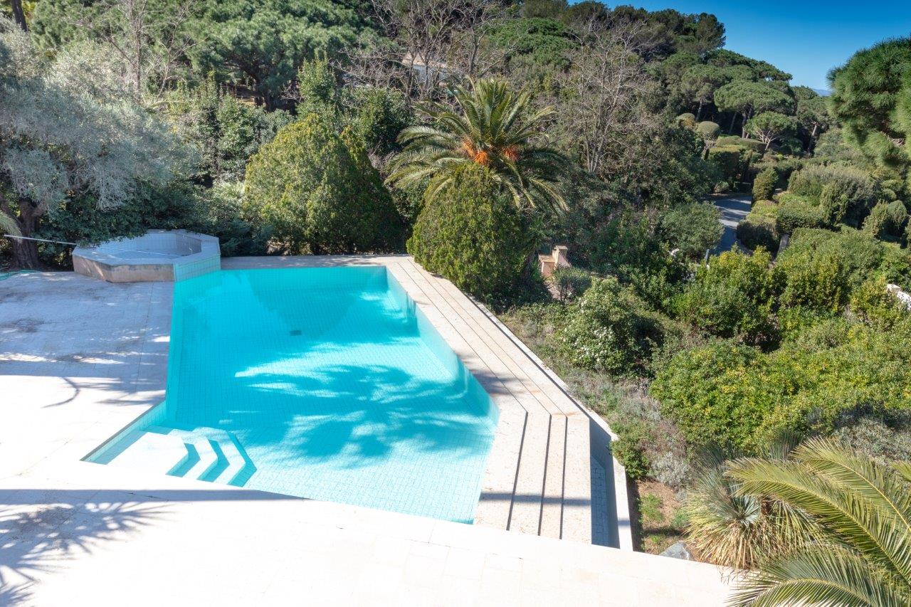 Villa in the Parks of St Tropez - 170818VSLM-EN