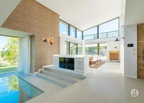 ST TROPEZ CONTEMPORARY VILLA- 5035VA-EN